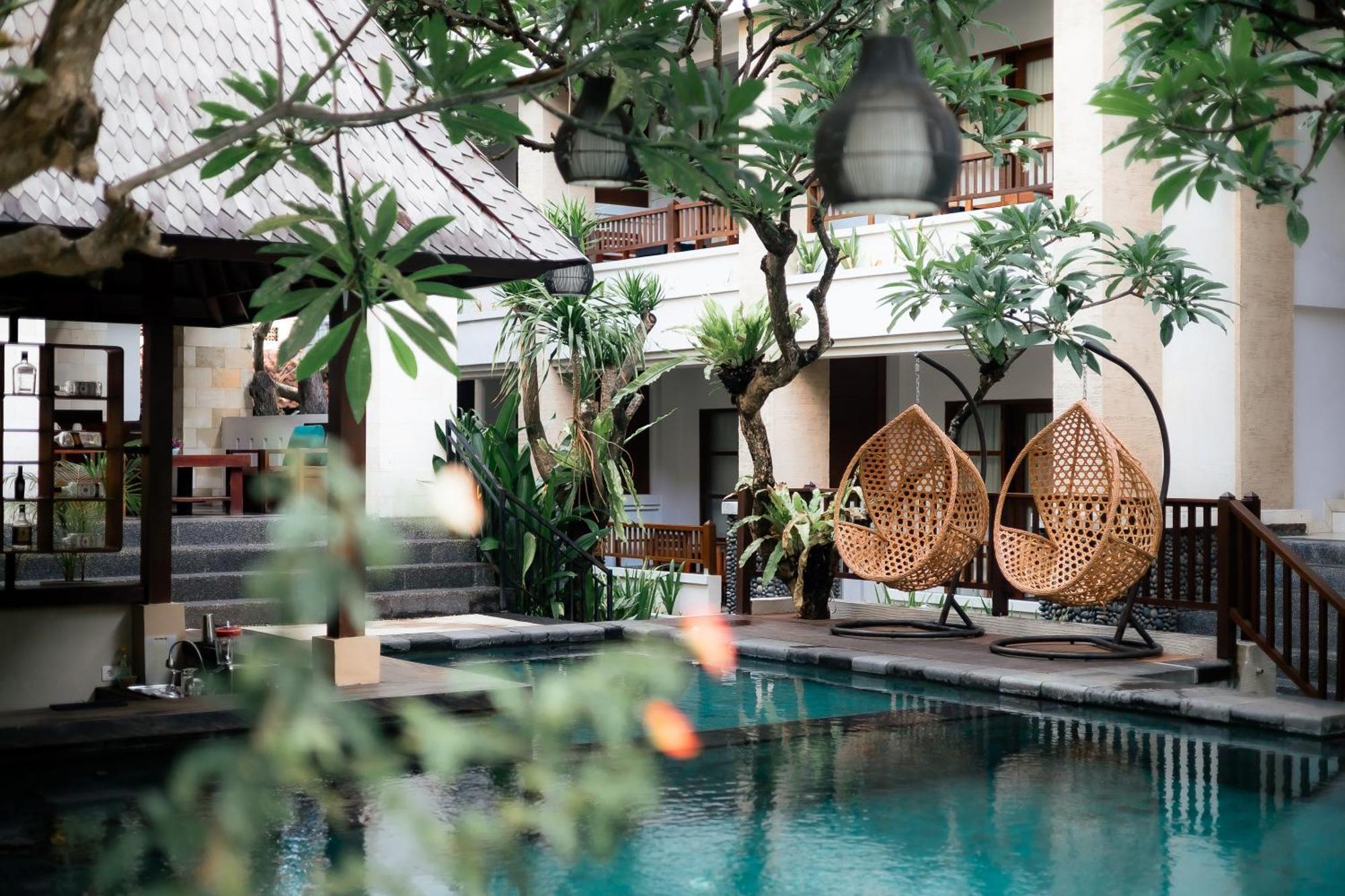 Fourteen Roses Beach Hotel Legian Exteriér fotografie