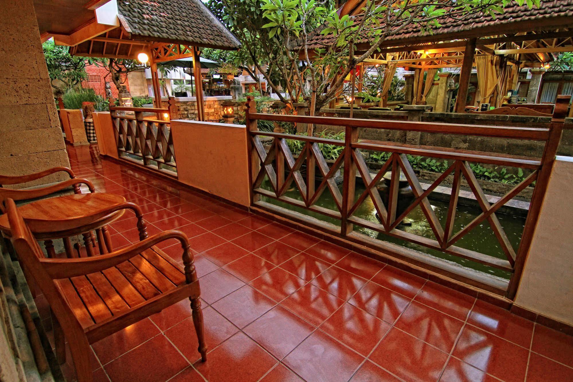 Fourteen Roses Beach Hotel Legian Exteriér fotografie